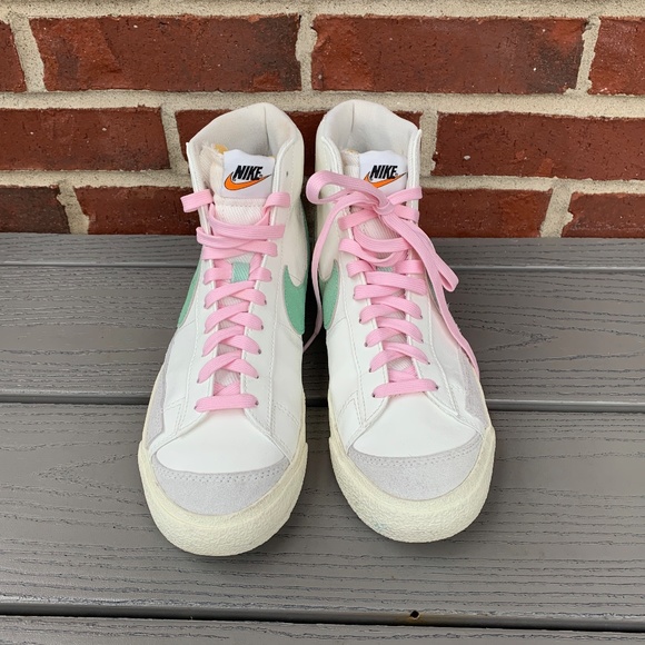 NEW-Nike Blazer Mid '77 Vintage Sneaker (men’s 9/women’s 10.5) NWOT - Picture 2 of 13